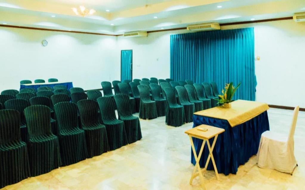The Pine Resort Pathum Thani Esterno foto