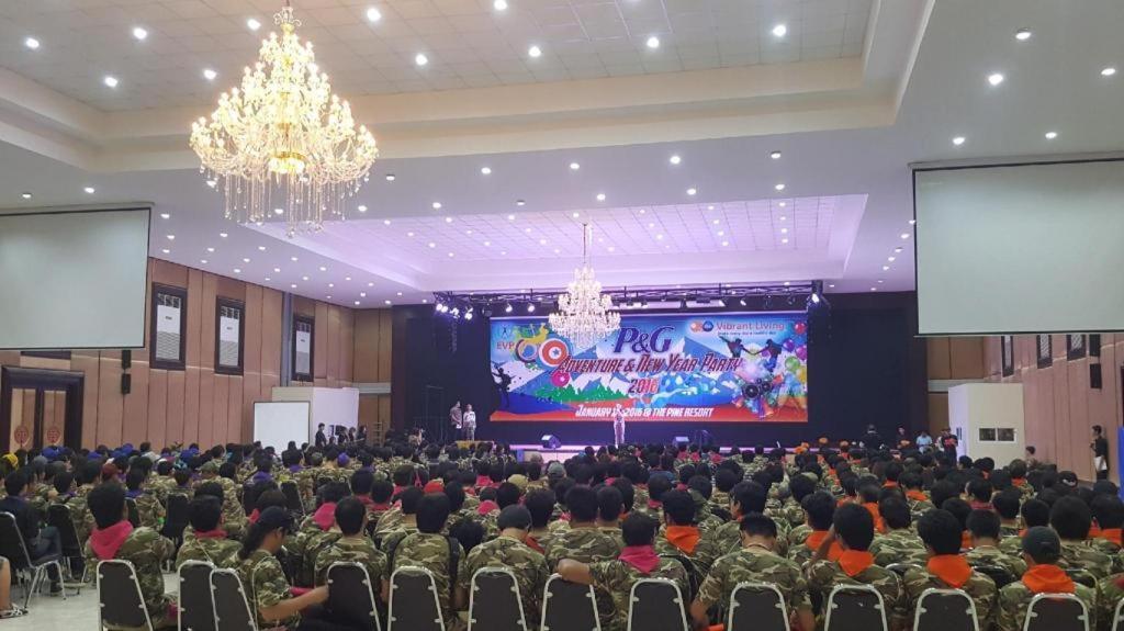 The Pine Resort Pathum Thani Esterno foto