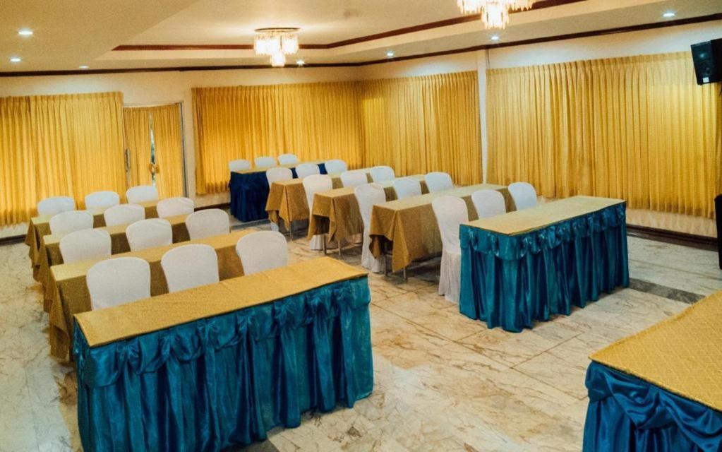 The Pine Resort Pathum Thani Esterno foto