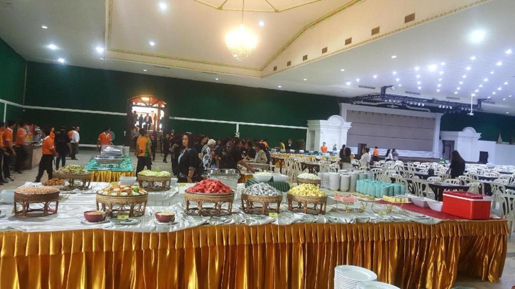 The Pine Resort Pathum Thani Esterno foto