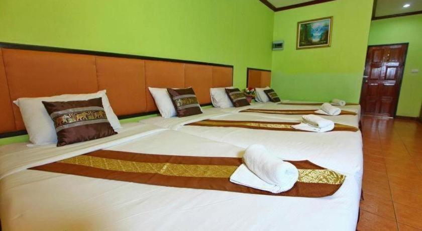 The Pine Resort Pathum Thani Esterno foto