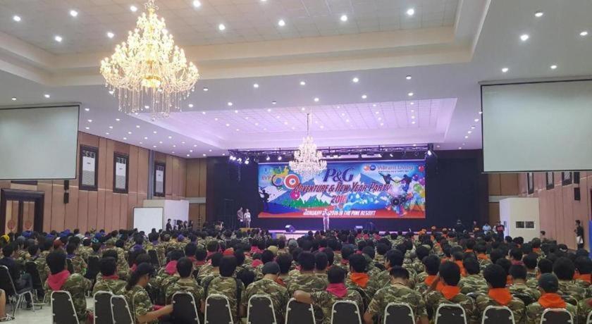 The Pine Resort Pathum Thani Esterno foto