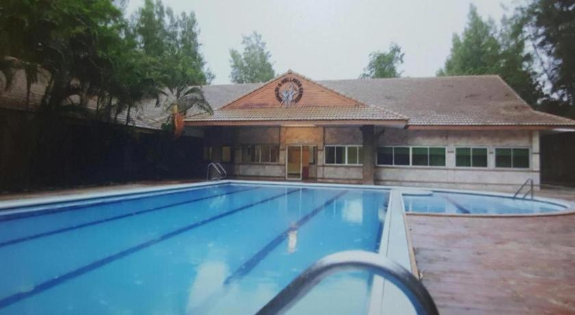 The Pine Resort Pathum Thani Esterno foto