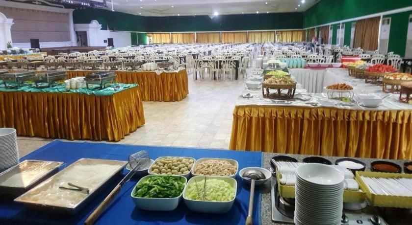 The Pine Resort Pathum Thani Esterno foto