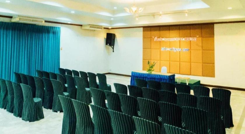 The Pine Resort Pathum Thani Esterno foto