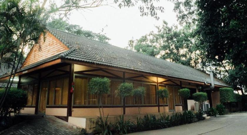 The Pine Resort Pathum Thani Esterno foto