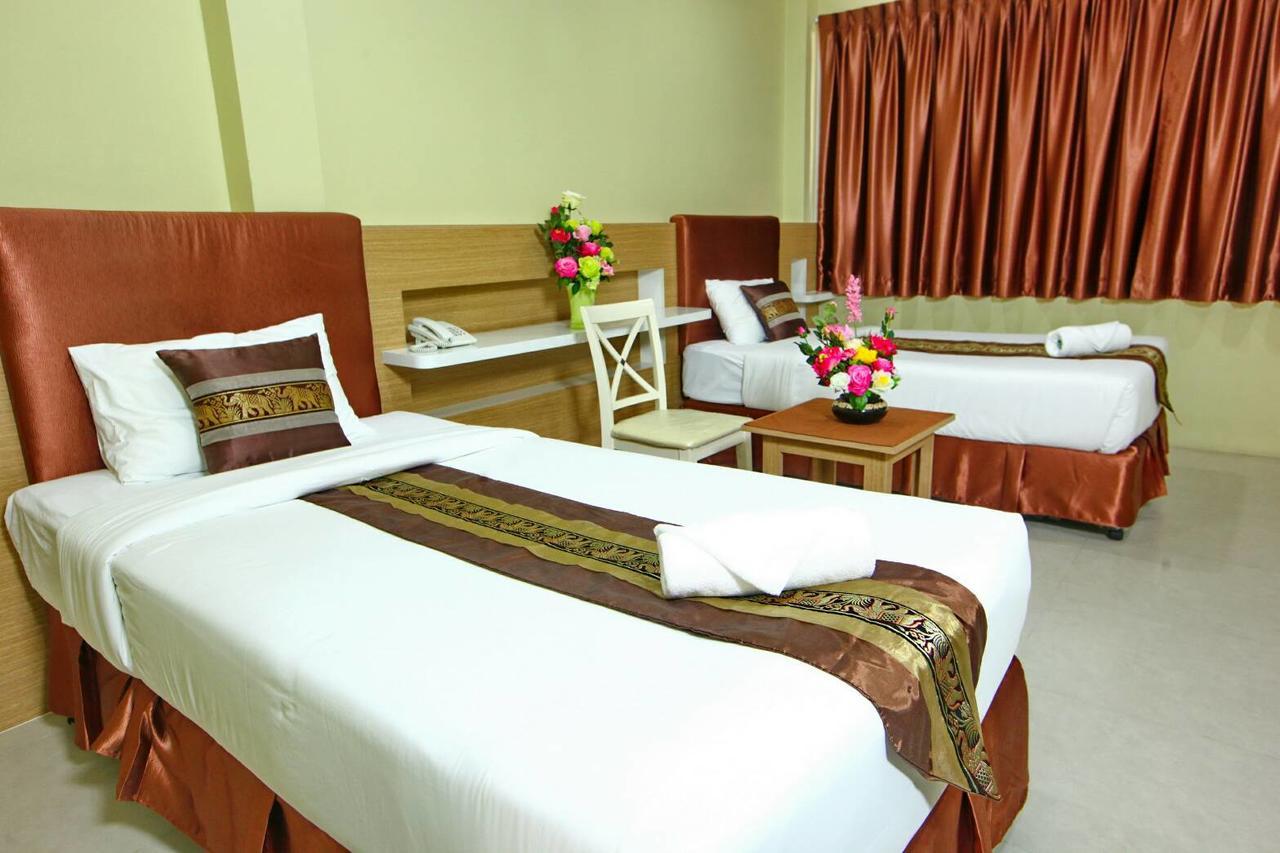 The Pine Resort Pathum Thani Esterno foto